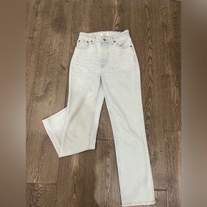 A&F Ankle Straight Jean